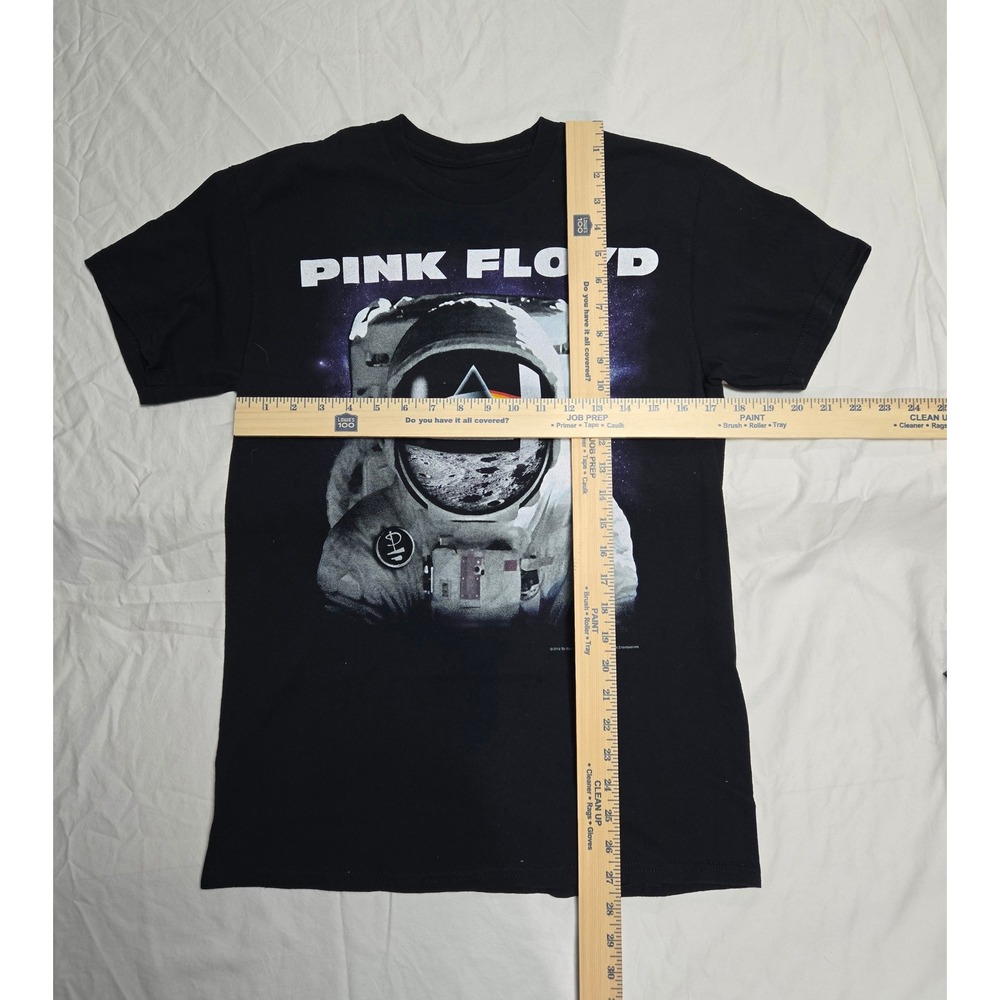 Pink Floyd Astronaut Dark Side of the Moon Graphic T Shirt Size Medium - Picture 2 of 7